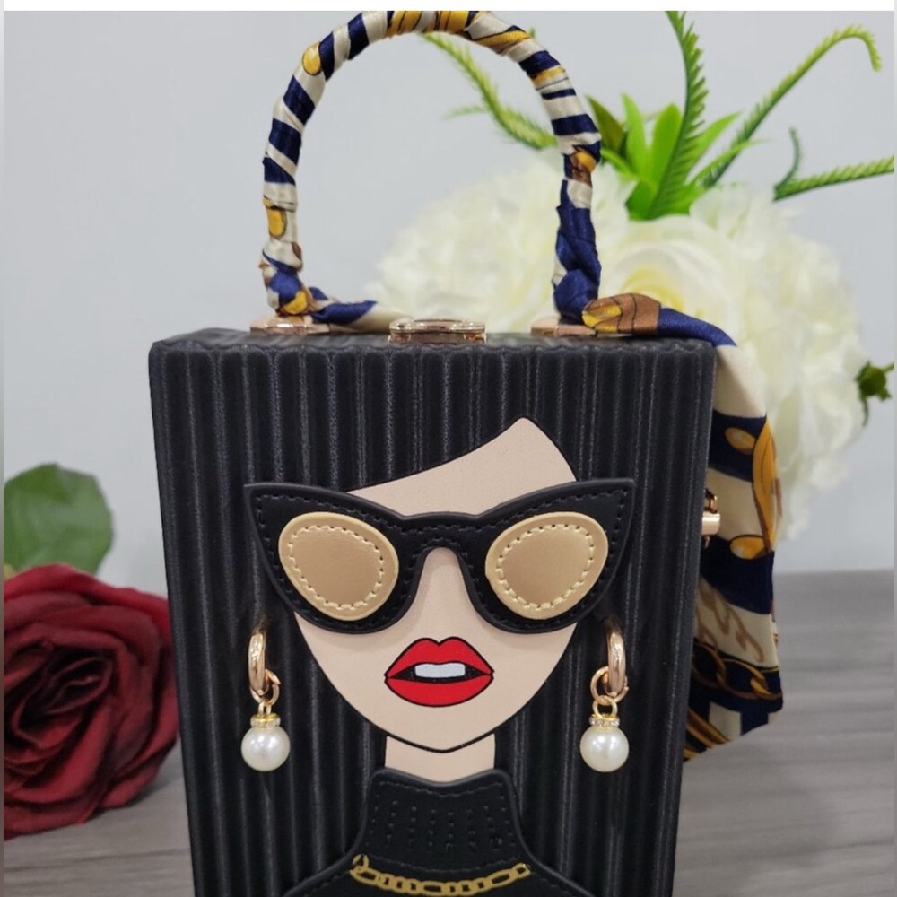 Novelty Crossbody/Shoulder Bag Statement Piece - Picture 2 of 9